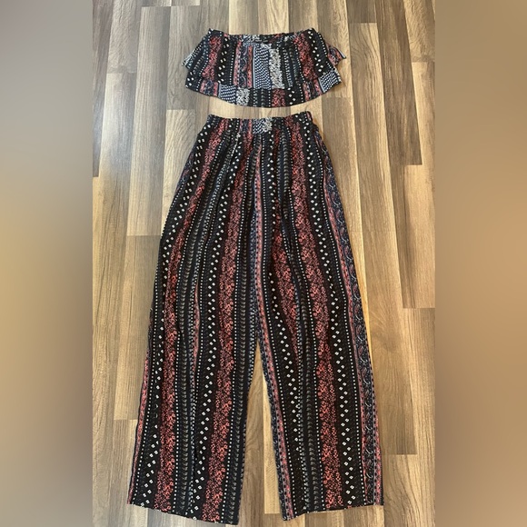 Thread Story Geo Print 2 Piece Halter and Split Leg Wide Jumpsuit/Romper SZ M/L - Picture 1 of 15